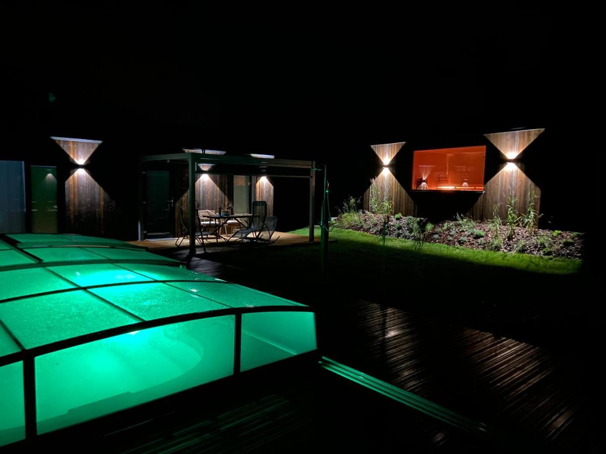 Nowe Domki Deluxe Z Widokiem Na Zatoke Z Basenem I Sauna Oslonino 外观 照片