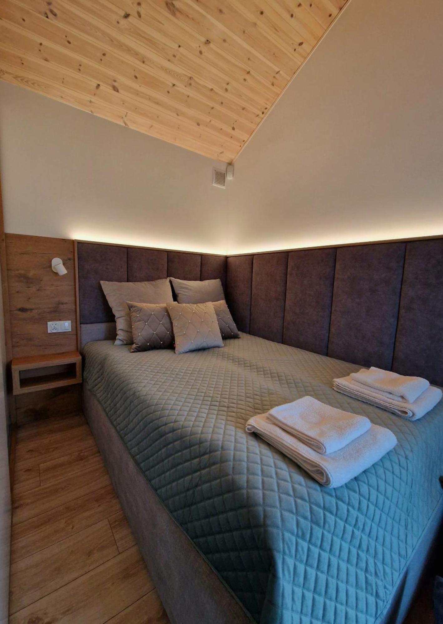 Nowe Domki Deluxe Z Widokiem Na Zatoke Z Basenem I Sauna Oslonino 外观 照片